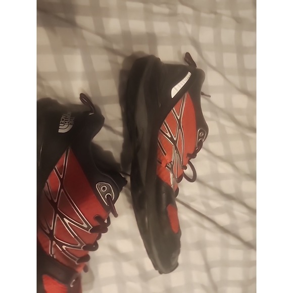 The North Face Red/Black Sneakers Size 11 Running Shoes Men's - Picture 8 of 14